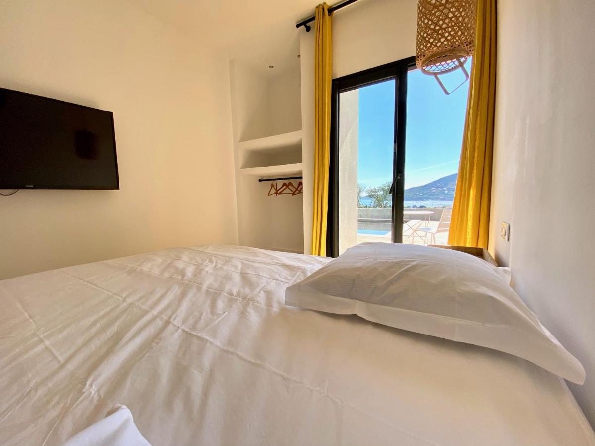 Villas De Standing Avec Magnifique Vue Mer Et Piscines Privees, Sagone サゴーヌ エクステリア 写真